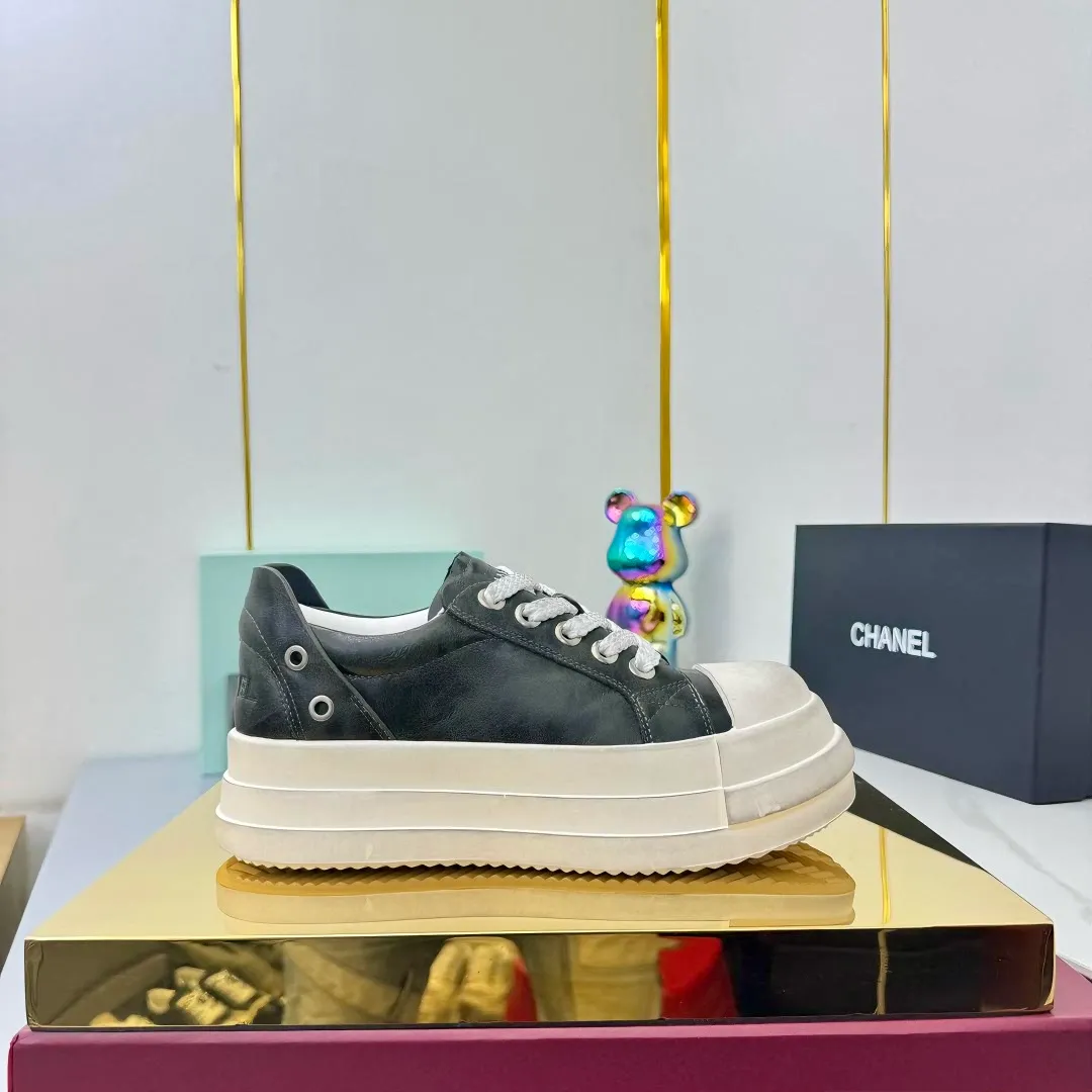 👟👟Ex-factory price 640👟👟 Chanel bread shoes, old style dirty shoes ~ original calfskin panda shoes Chanel 25C latest hot style panda black and white sports shoes casual sneakers Xiaoxiang hot style single product classic black and white panda color coco girls must pay Fabric: original custom mixed sheepskin lining: original imported breathable mesh lining outsole: Original molded rubber + TPU combination Size: Women's 35-41